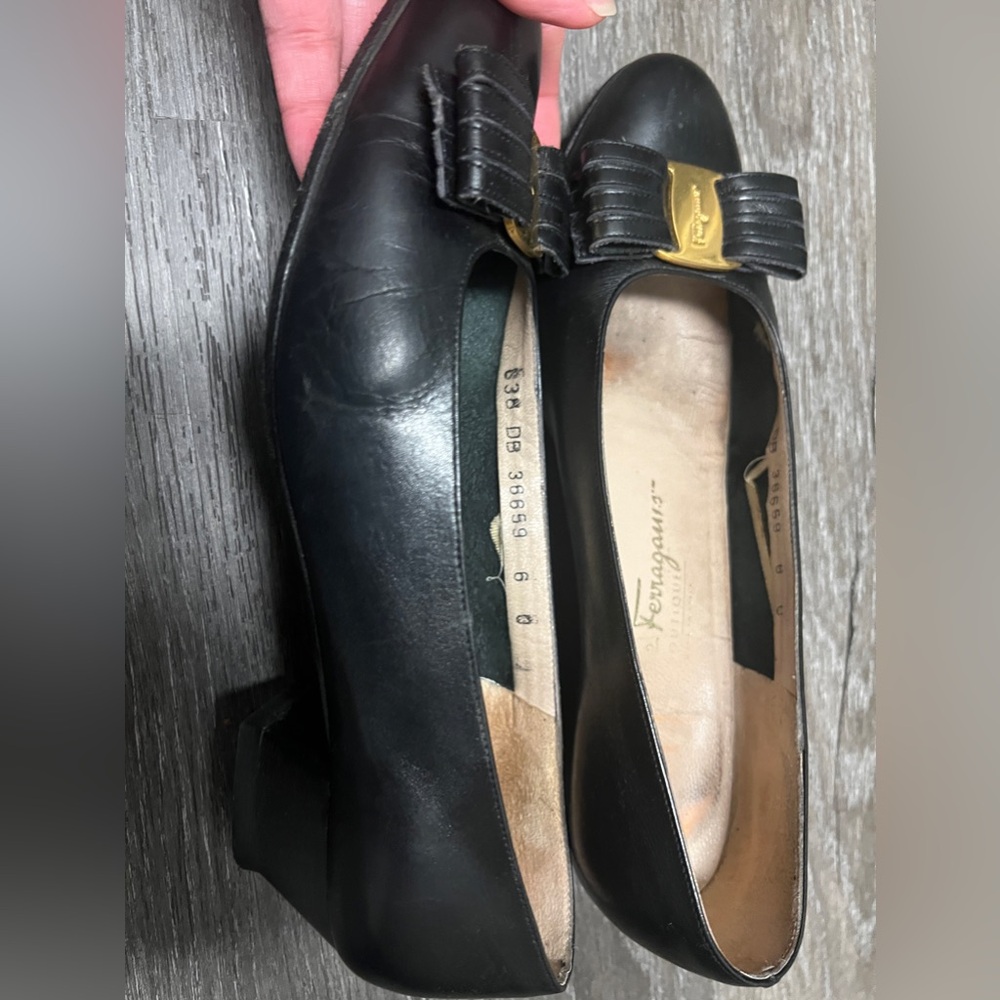 Salvatorre Ferragamo Vara Block Heels - Picture 6 of 6
